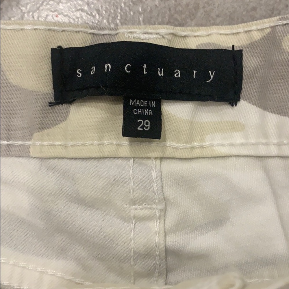 Sanctuary camo shorts - Picture 2 of 3